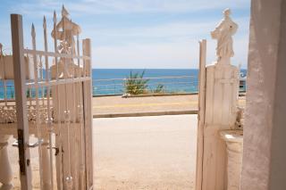 Beachfront Family Escape - 0