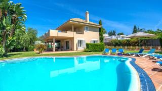 XPCE Artola Playa - Villa de Lujo con pista de padel privada y piscina - Marbella - 0
