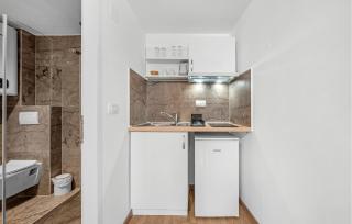 1 Bedroom Nice Apartment In Vodice - 2