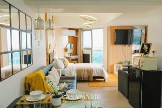 Spacious Deluxe Studio w Large Balcony at Azure - Lagundi - 4