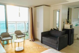 Spacious Deluxe Studio w Large Balcony at Azure - Lagundi - 2