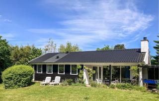 3 Bedroom Cozy Home In Jægerspris - Jægerspris - 0