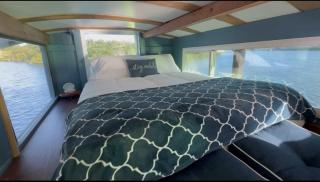 The Burrow-a floating cabin - - 6