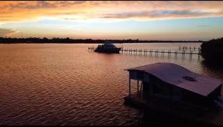 The Burrow-a floating cabin - - 5