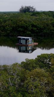The Burrow-a floating cabin - - 8