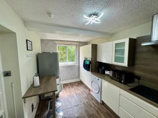 Springburn - - 7