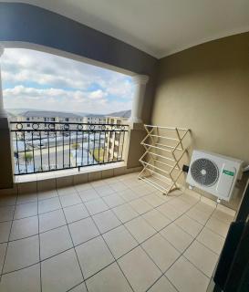 Blue lake estate Luxury and modern apartment with free WiFi and air conditioning close to Mall of Africa and Waterfall Corner - 2
