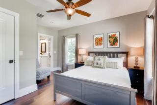 Buttercup - Charming Home on Quiet Street Near the Convention Center - West Palm Beach - 3
