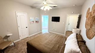 A Getaway on the Gulf Coast - Gulfport - 4