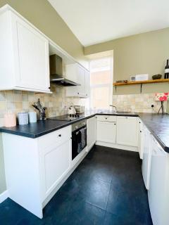 Lisas Beach Pad, A Charming Coastal Retreat with Parking - St Ives - 5