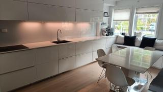 Koselig hus med egen brygge - 1