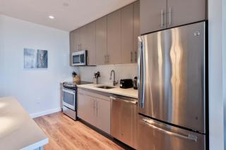 Luxury Apt Seaport with Gym and Pool - 3