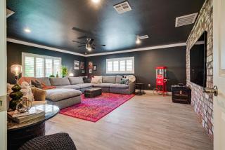Iconic Luxe Entertainment Villa With Heated Pool Sauna - Las Vegas - 4