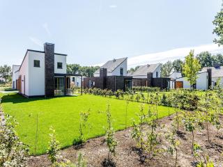 Bungalow in Limburg near Designer Outlet - Roggel - 1