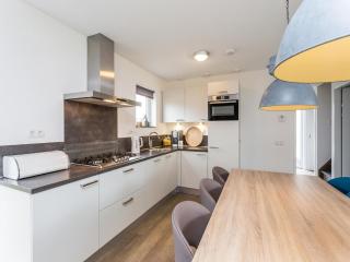 Bungalow in Limburg with Gourmet Kitchen - Roggel - 8