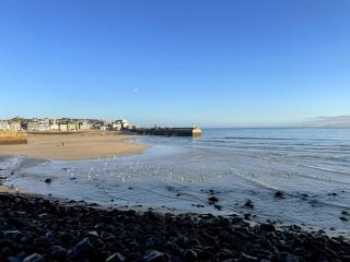 Bellevue, Apartment Overlooking Stunning Beach - St Ives - 2