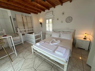 Rocky Beach House - Cythère - 7