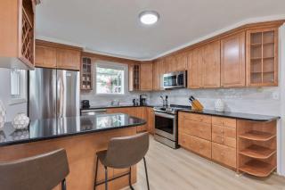 Kendall Sq 3BR Home with Parking - - 8