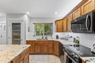 Pineview on Baycolt- remodeled w/great parking, near downtown and golf course - McCall - 9