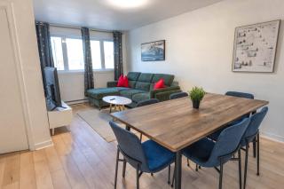 Chic 3BR 5 Beds 5min walk to Metro Free Parking - Laval - 0