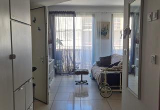 1BR Apartment with Mamad Bedroom and Parking, 250 m to the Sea and Flea Market - Tel Aviv - 6