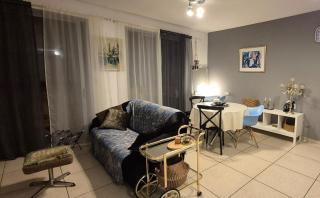 1BR Apartment with Mamad Bedroom and Parking, 250 m to the Sea and Flea Market - Tel Aviv - 7