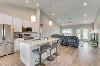 Modern Family Home with Spacious Yard in Milton - - 5