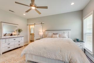 Modern Family Home with Spacious Yard in Milton - 2