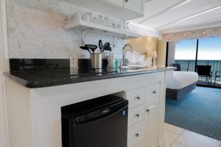 Deluxe Oceanfront King Room 1st Floor - Pawleys Island - 7