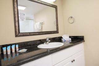 Deluxe Oceanfront King Room 1st Floor - Pawleys Island - 5