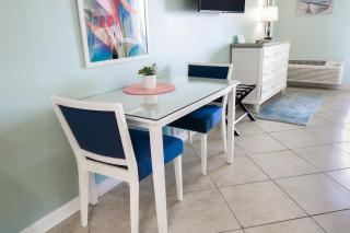 Bright and Beautiful Dunes Room 2nd Floor - Pawleys Island - 8