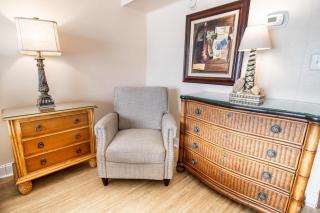 Bright and Beautiful Dunes King Room 1st Floor - Pawleys Island - 8