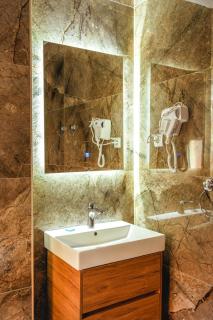 MAKIS Luxury Apartments City Center Free Parking - 9