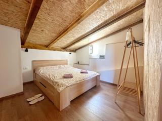 Luxurious attic apartment with a breathtaking view - Vranjina - 2