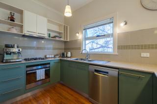 Charming Fig Tree Cottage with WiFi & Parking - Devonport - 4