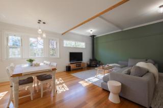Charming Fig Tree Cottage with WiFi & Parking - Devonport - 1