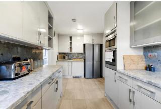 Maidenhead 4Bed and 2BA with Parking - Maidenhead - 4