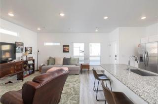 Modern 3BR-Ample Home near Walmart HQ & Downtown - Bentonville - 2
