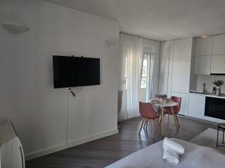 Main apartment Bllok 2 - Tirana - 5