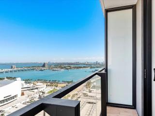 MVR - 41st Floor with Insane Ocean Views - 9