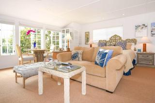 Charming Seashell Cottage Overlooking Secret Gard - San Diego - 9