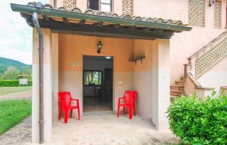 Gorgeous Apartment In Montone - Montone - 9