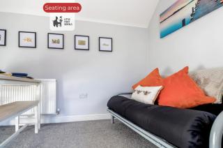Two Bedroom Apartment By Littlepiggyrentals Short Lets & Serviced Accommodation Hatfield With WiFi & Free Parking - Hatfield - 5