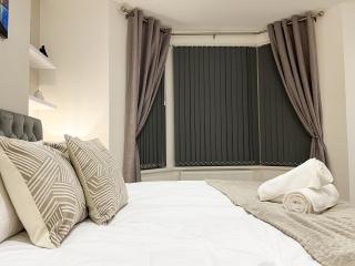 Modern 3 Bed Flat - City Centre - Free Parking - Cardiff - 6