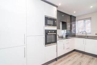 2 bedroom house with parking in Borehamwood - Borehamwood - 7