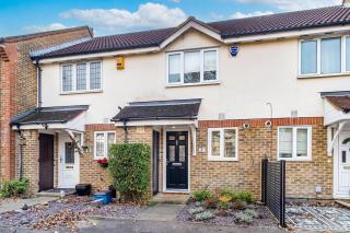 2 bedroom house with parking in Borehamwood - Borehamwood - 3
