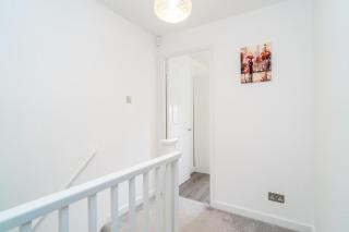 2 bedroom house with parking in Borehamwood - Borehamwood - 2