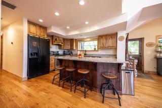 Engen Hus Bed and Breakfast - 1