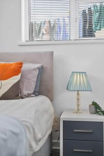 4 Bed Park View House-Free Parking - Sleep 8 - Plymouth - 2