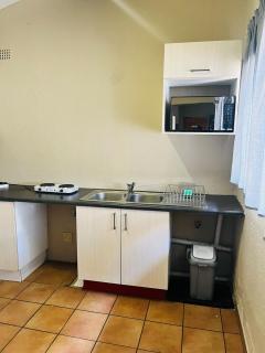 Exquisite cottage in Doringkloof - Centurion - 8